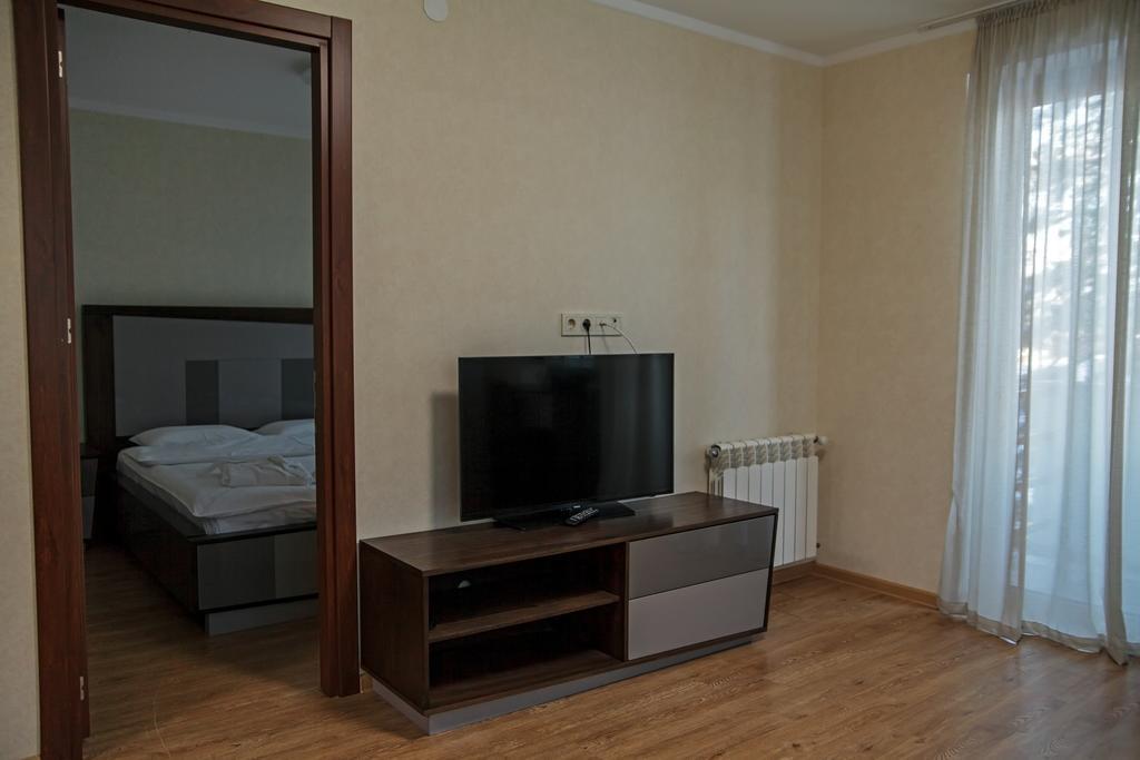 Orbi Palace Aparthotel บาคูเรียนี ภายนอก รูปภาพ